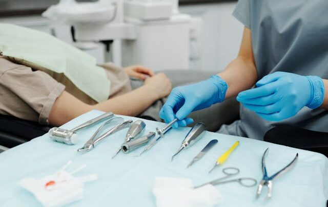 Kiedy można wstawić implant po wyrywaniu zęba?