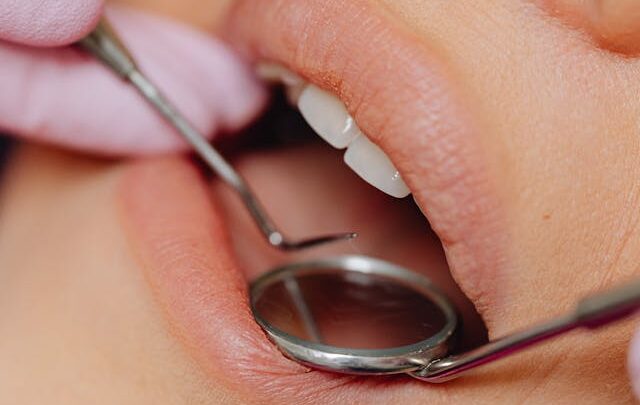 Implanty zębów – tytanowe czy cyrkonowe?