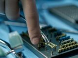 Jak długo boli dziąsło po wszczepieniu implantu?