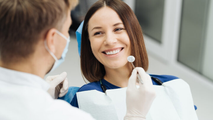 Czemu powstaje stan zapalny wokół implantu?