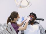 Jak często kontrolować implanty u dentysty?